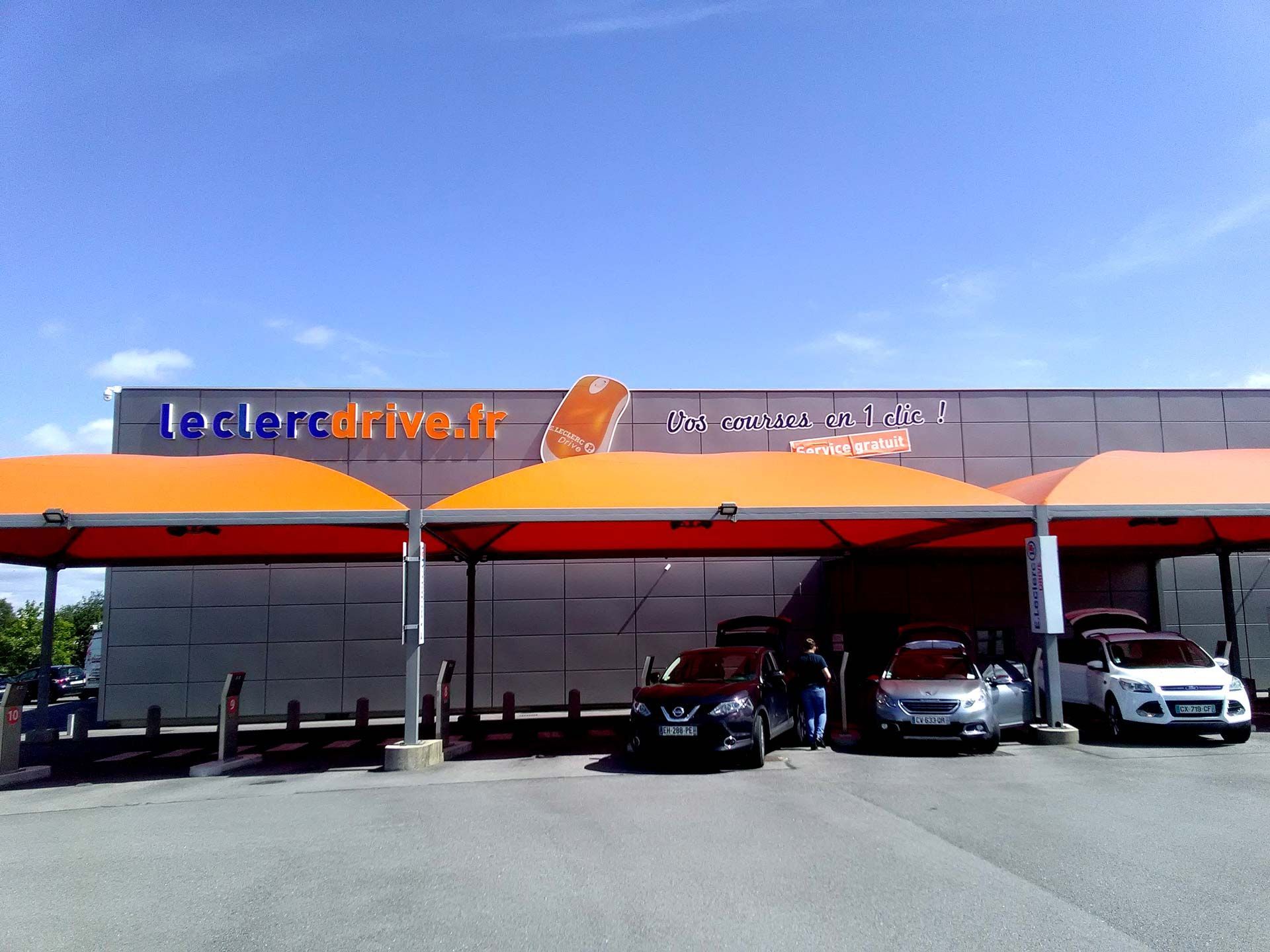 Panneau polycarbonate alvéolaire décor impression numerique Leclerc drive