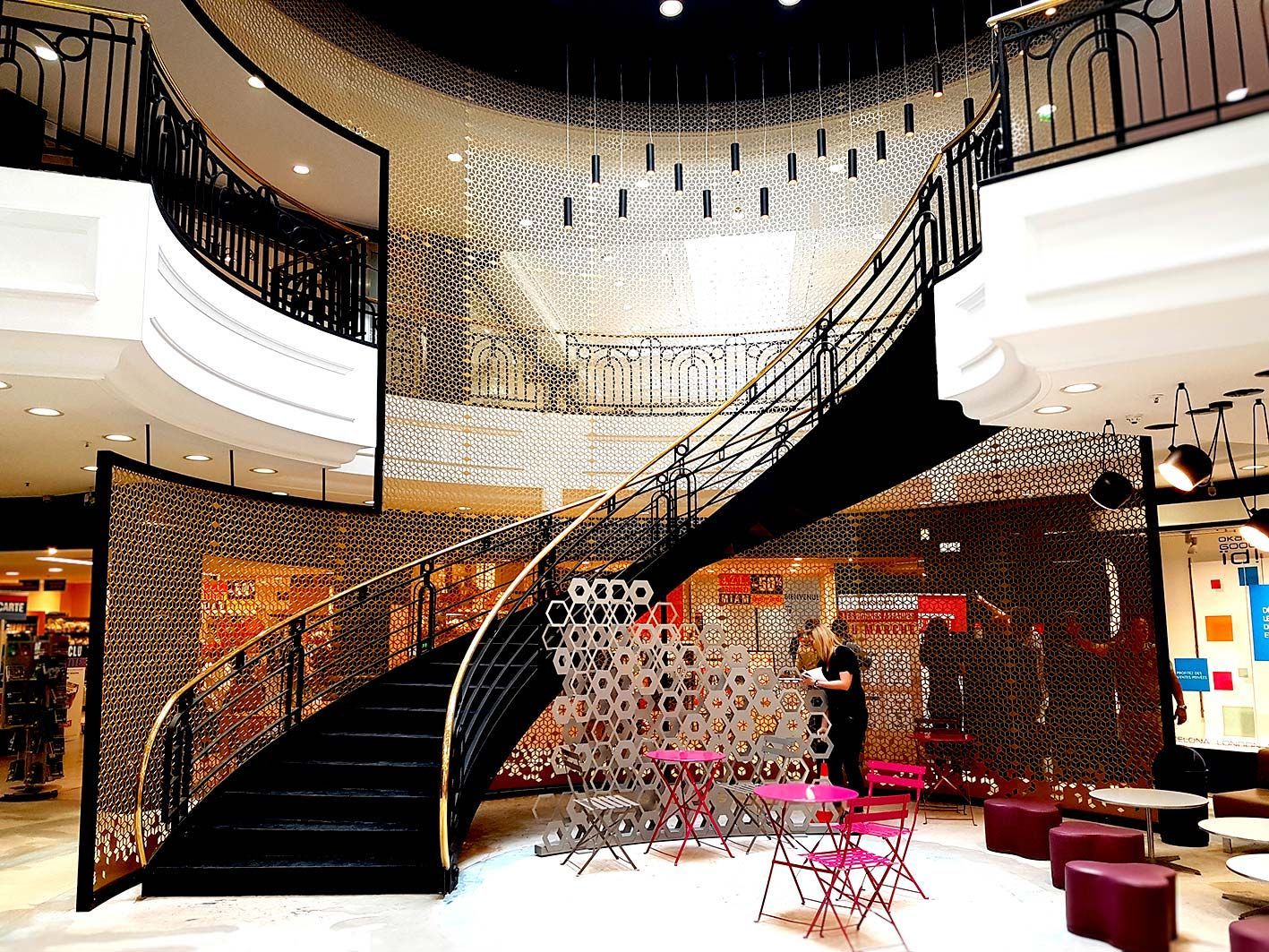 Passy Plaza cloison courbe