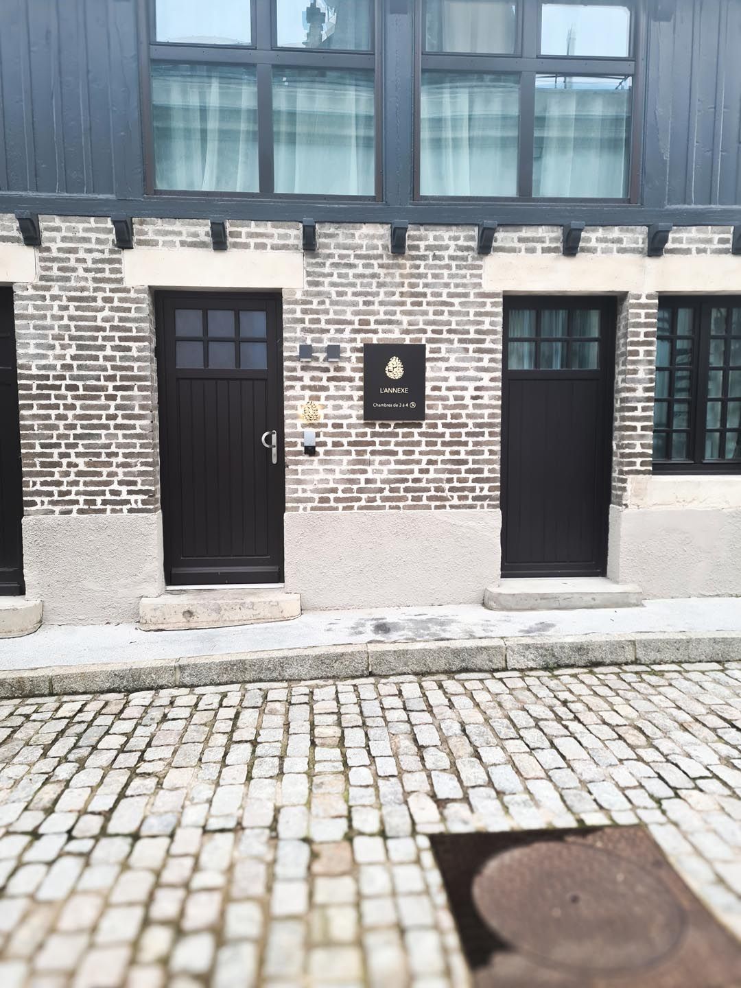 Plaque chambre or brossée dibon imprimé hôtel Le Chapitre