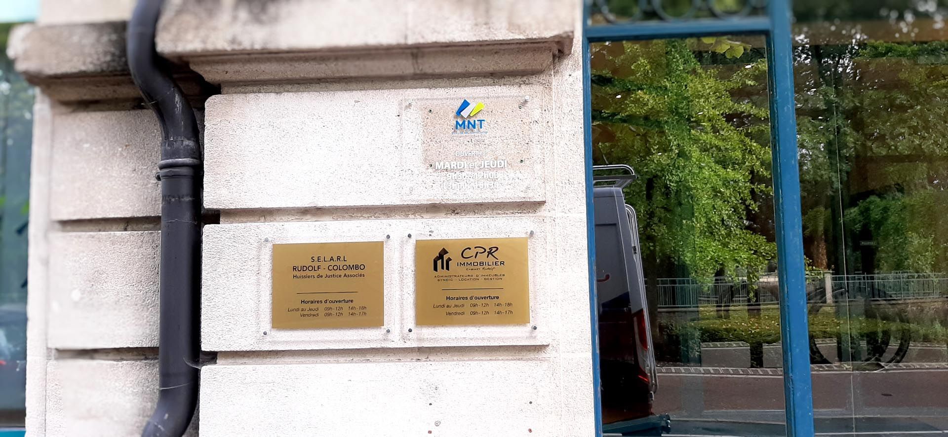 Plaques horaires MNT