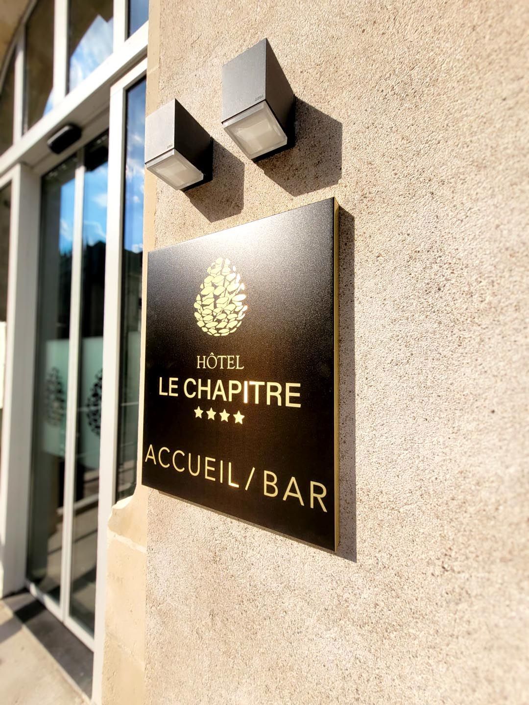 Plaque or brossée dibond imprimé hôtel Le Chapitre