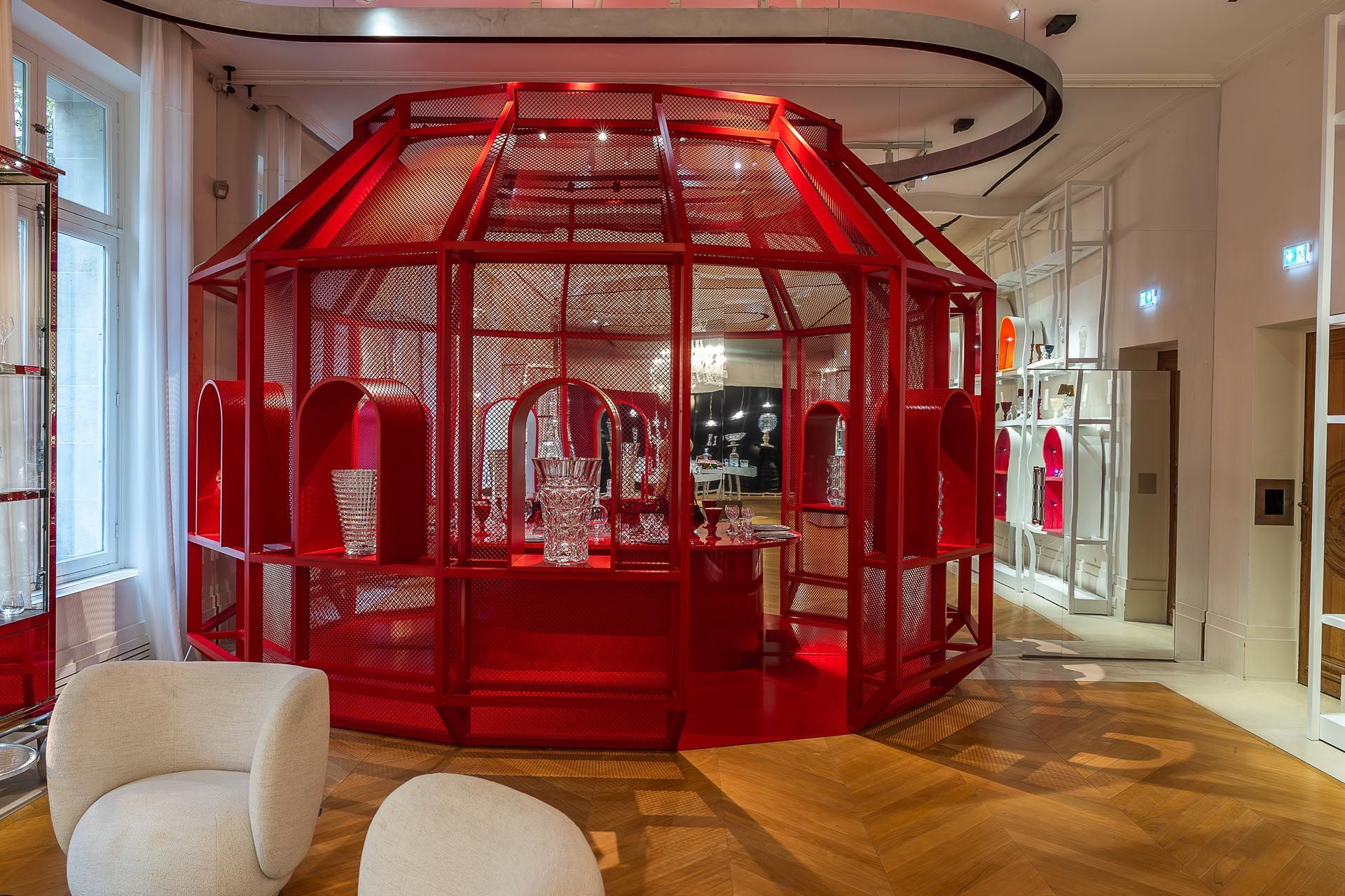 Scénographie structure métallique four à verre Baccarat