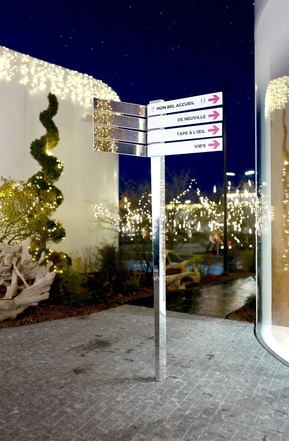 Signalétique inox sur mesure centre commercial