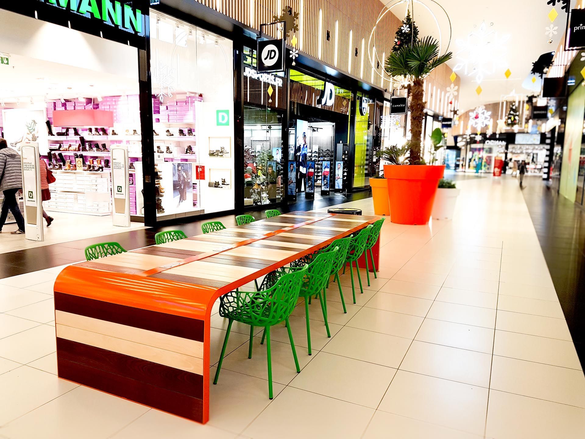 Table centre commercial B'est design moderne