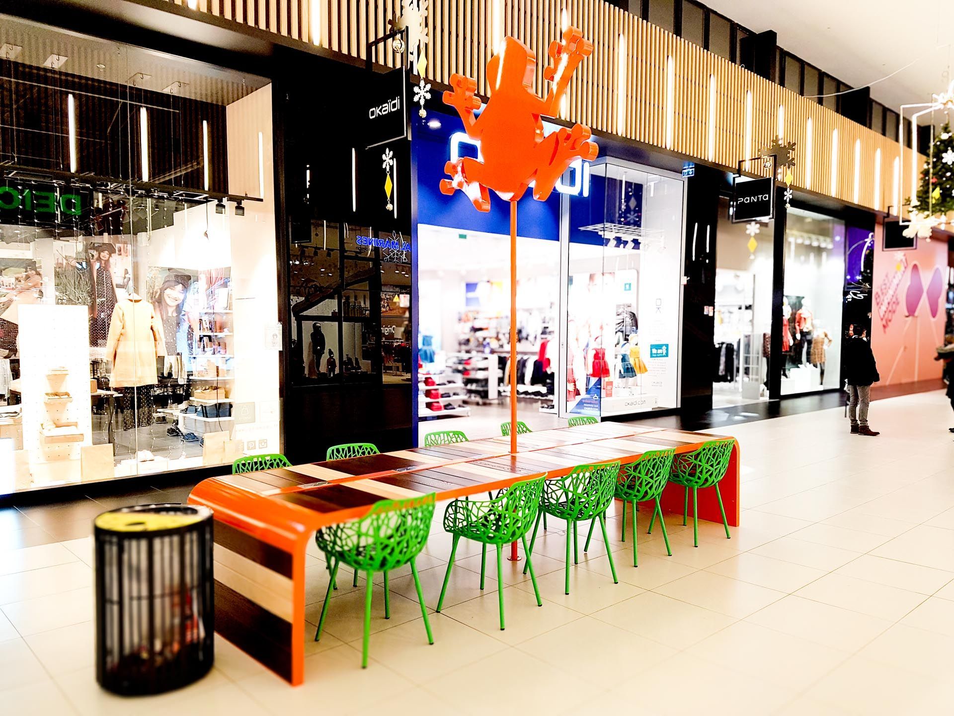 Table centre commercial B'est structure design