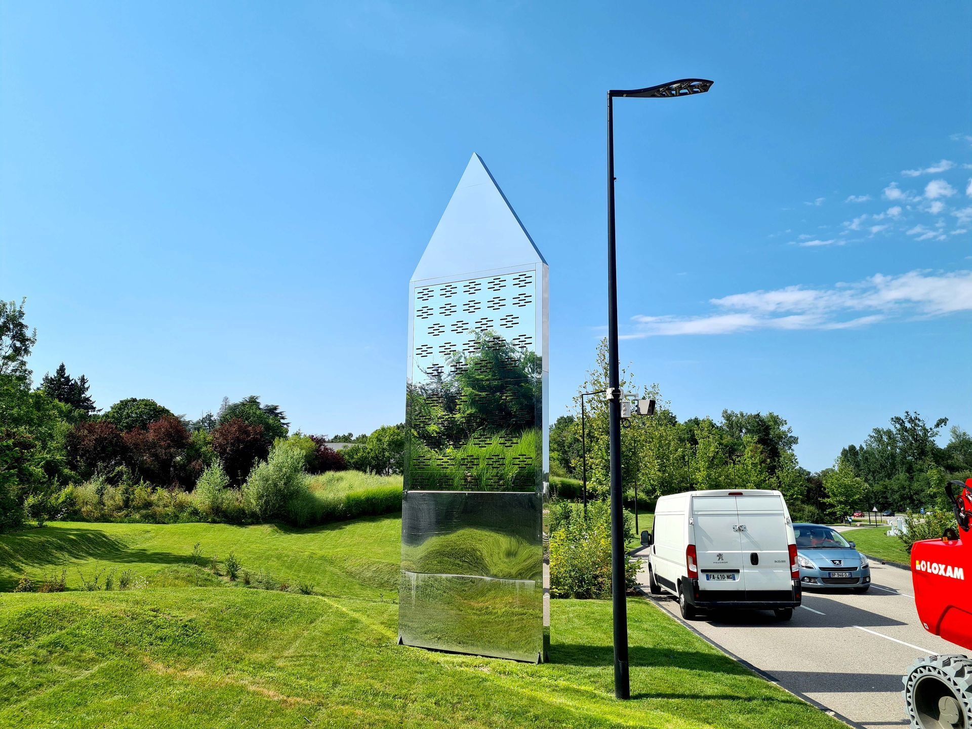 Détail mat signalétique The village