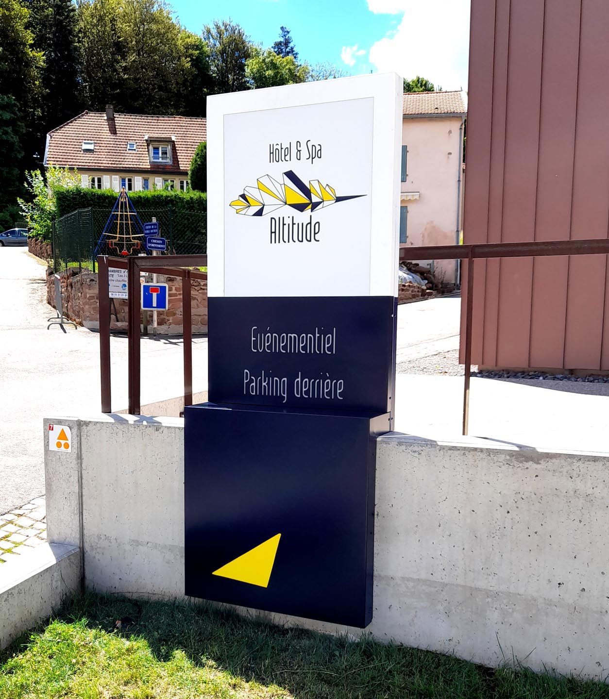 Totem publicitaire sur mesure