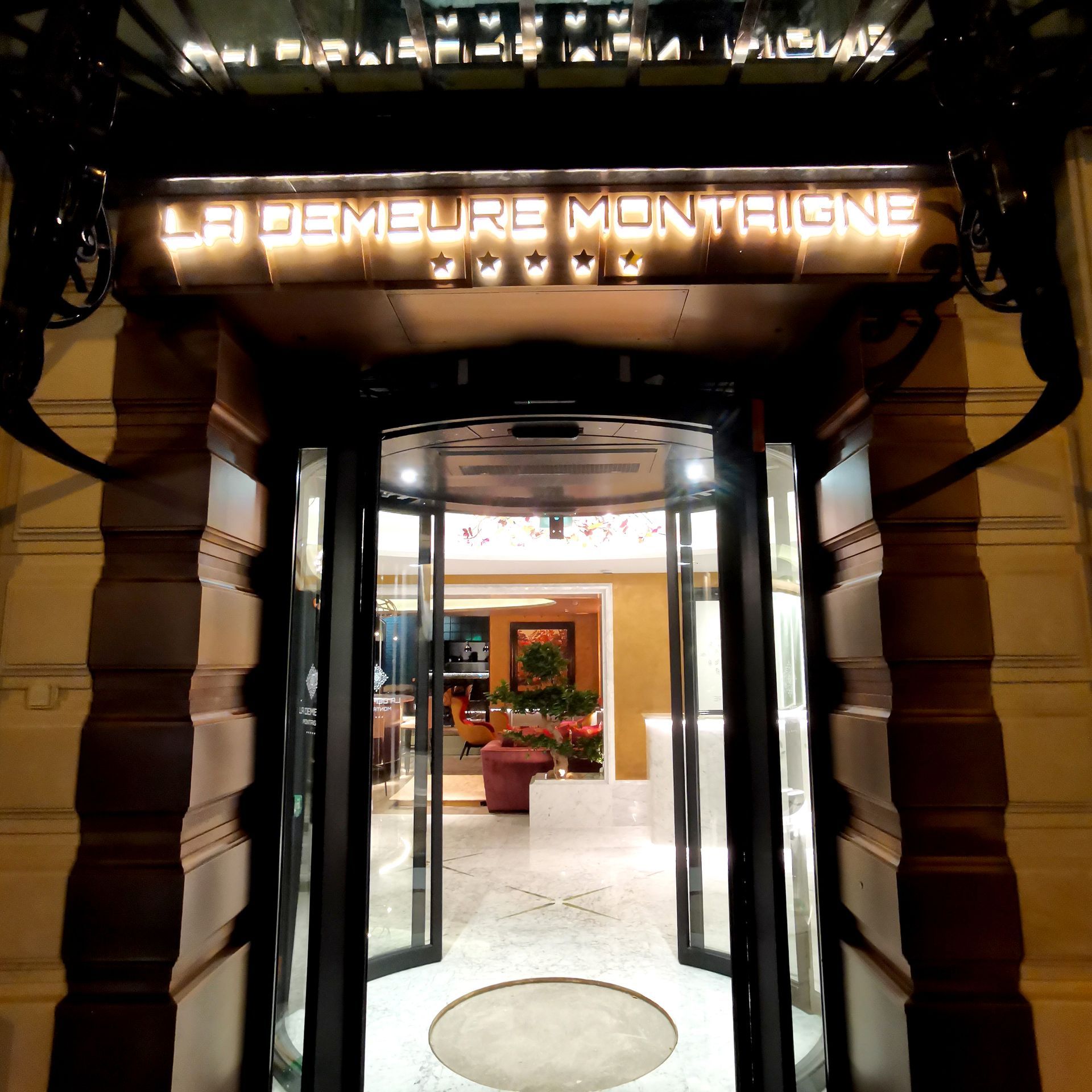 Café hôtel restaurant la demeure Montaigne