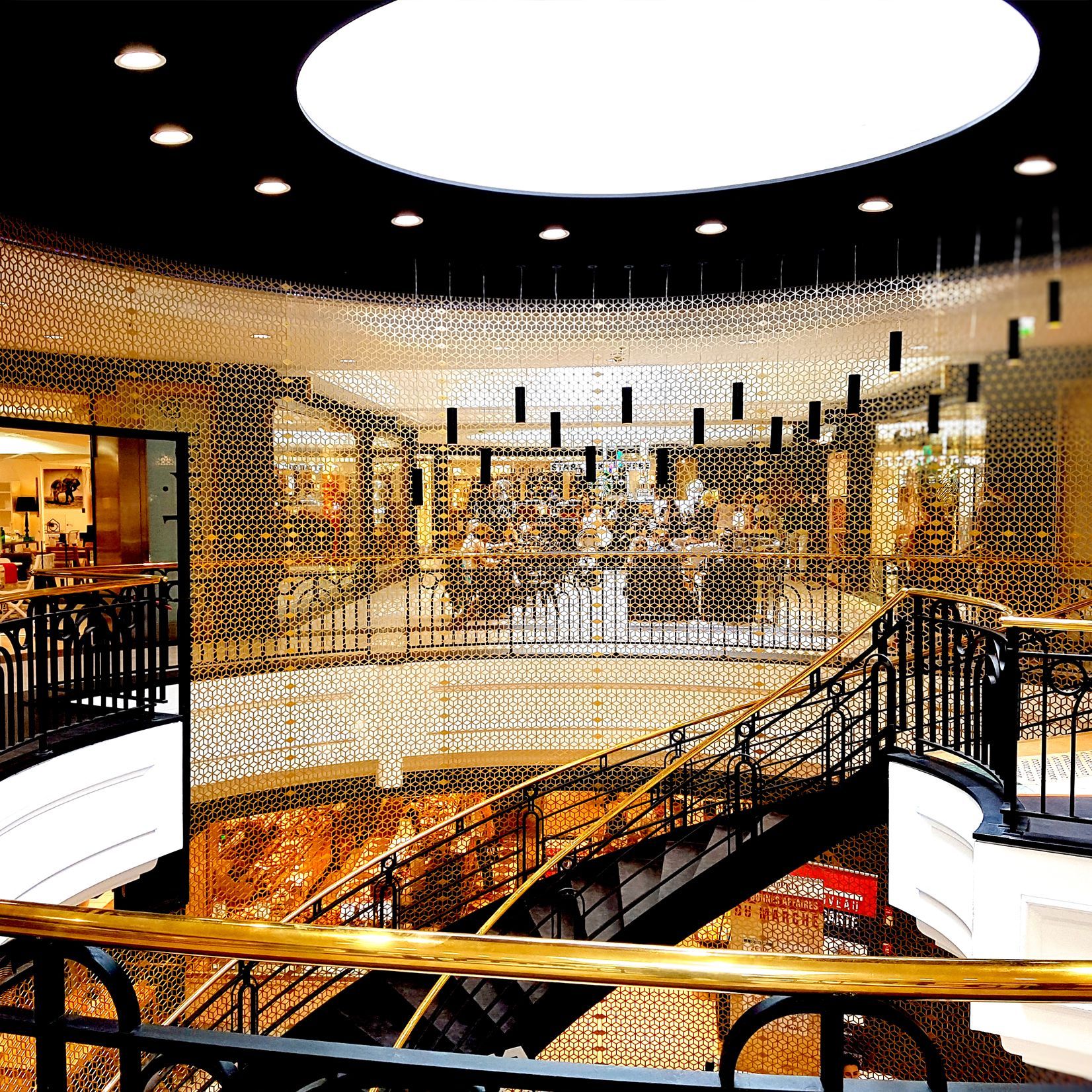 Shopping center passy Plaza