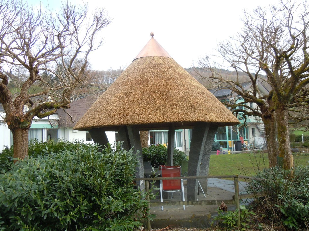 Strohdach Pavillon - Ber4Roof GmbH in Lausen