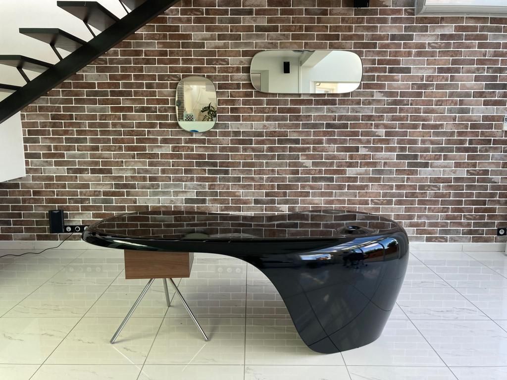 Bureau design noir brillant