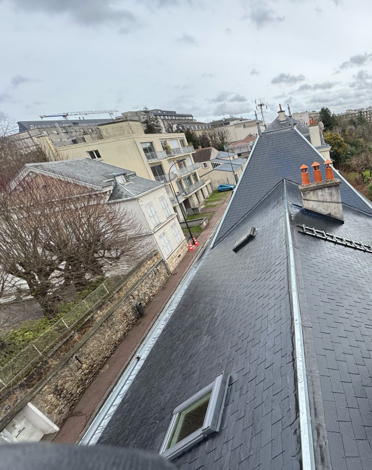 Toit en ardoise refaite à neuf par Chira Sino Couverture