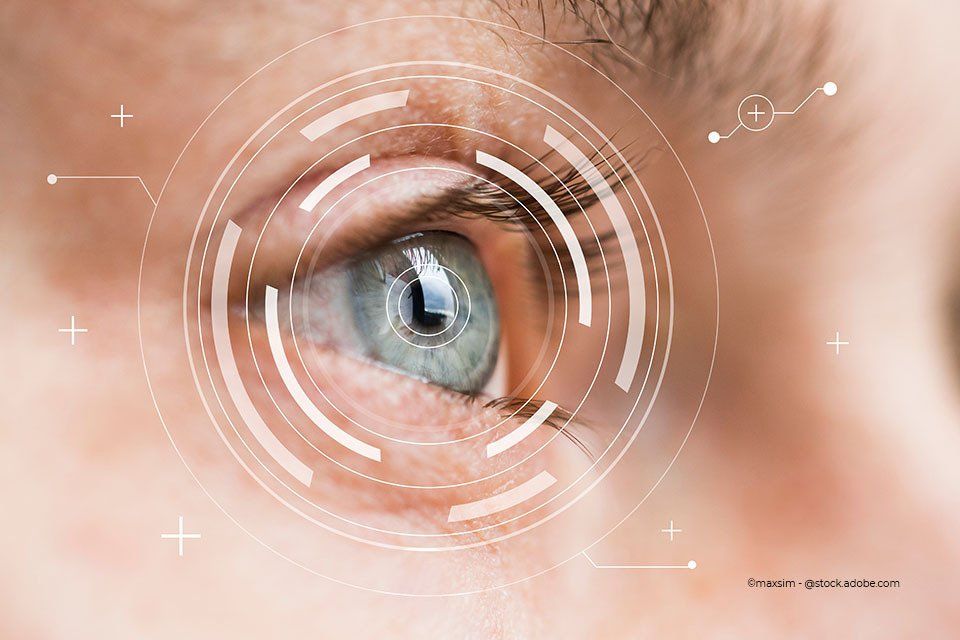 Nahaufnahme des Auges mit computeranimierten Grafiken