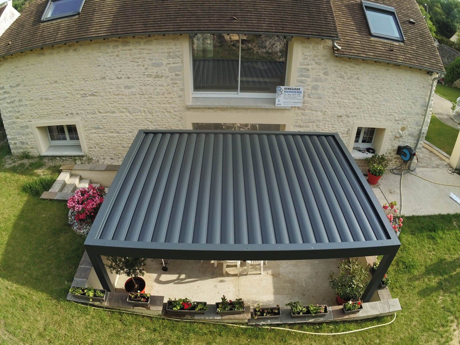 Pergola à toit fixe vue de dessus