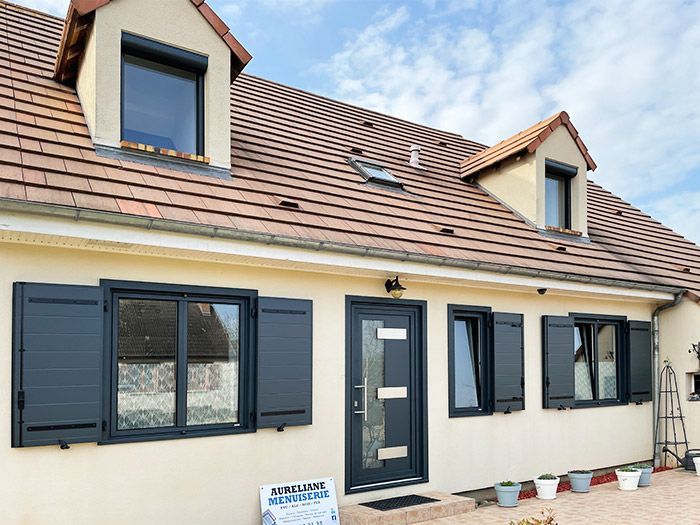 Deux fenêtres du showroom