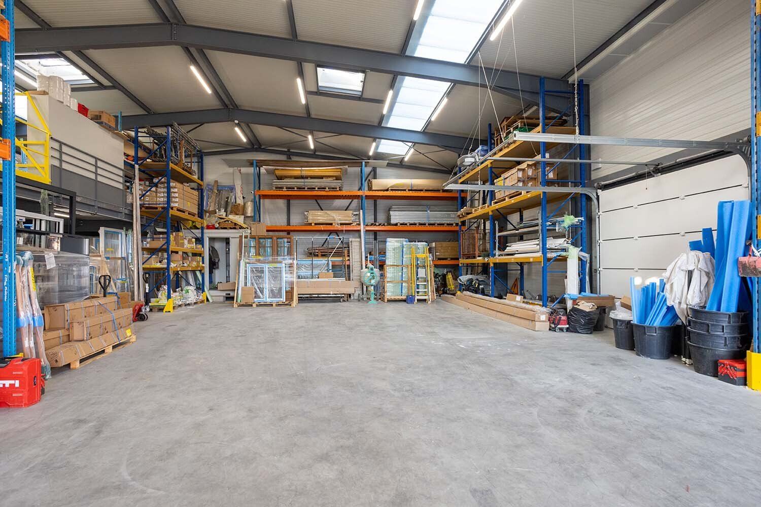 Atelier de l'entreprise vu de face