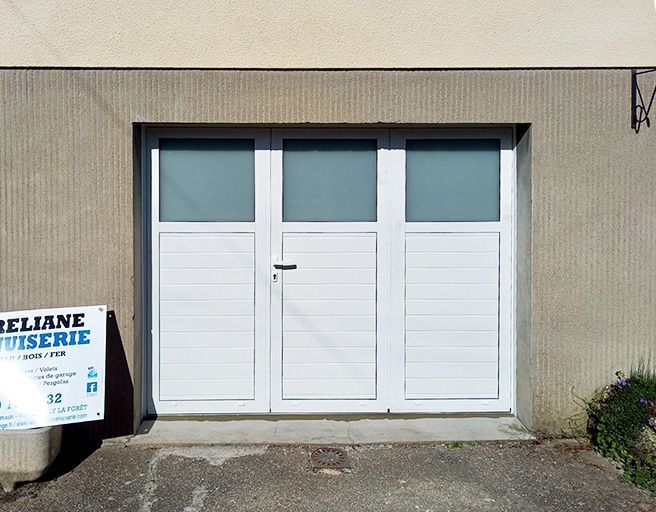 Porte de garage en aluminium