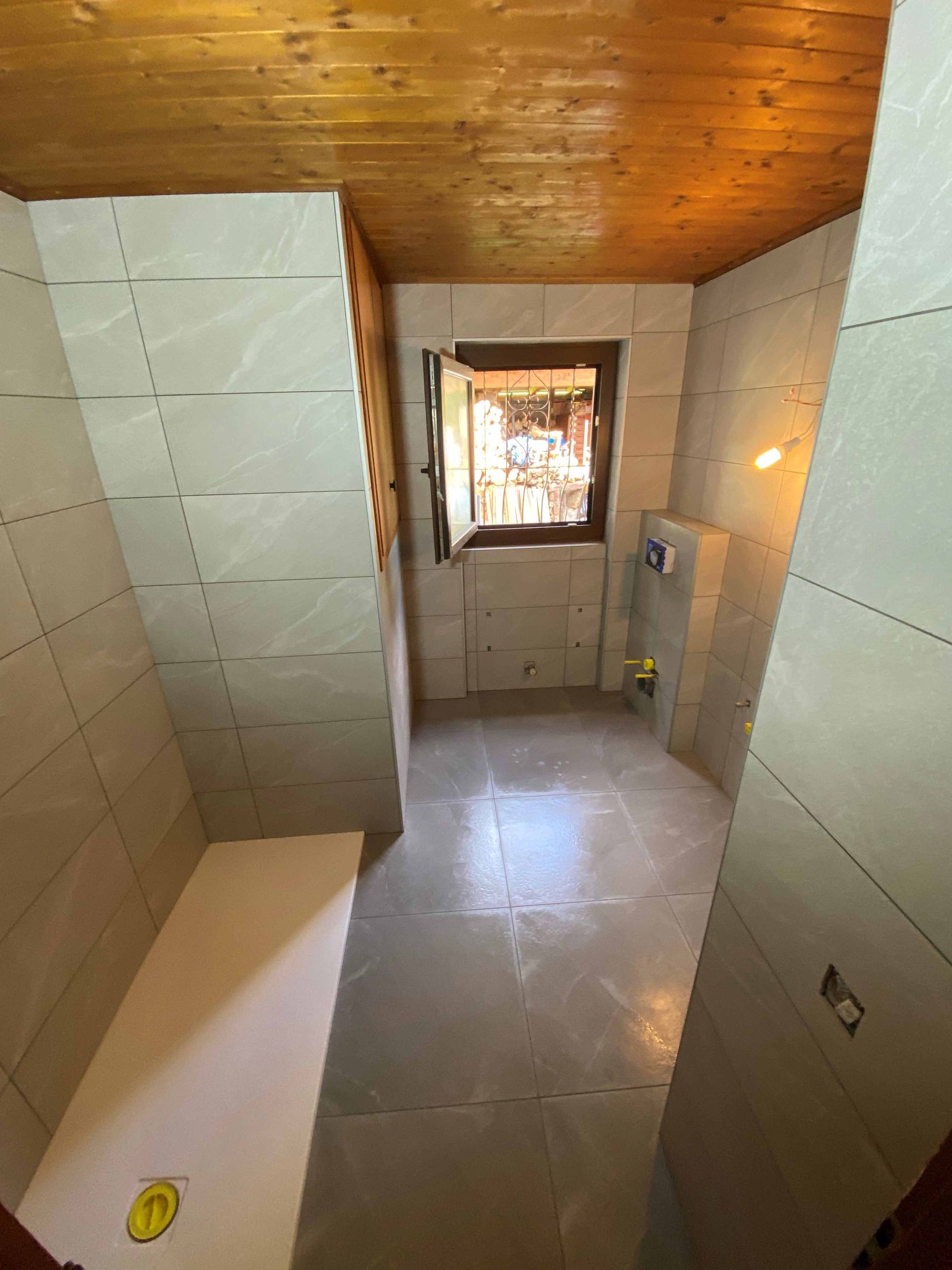 Bagno con piatto doccia