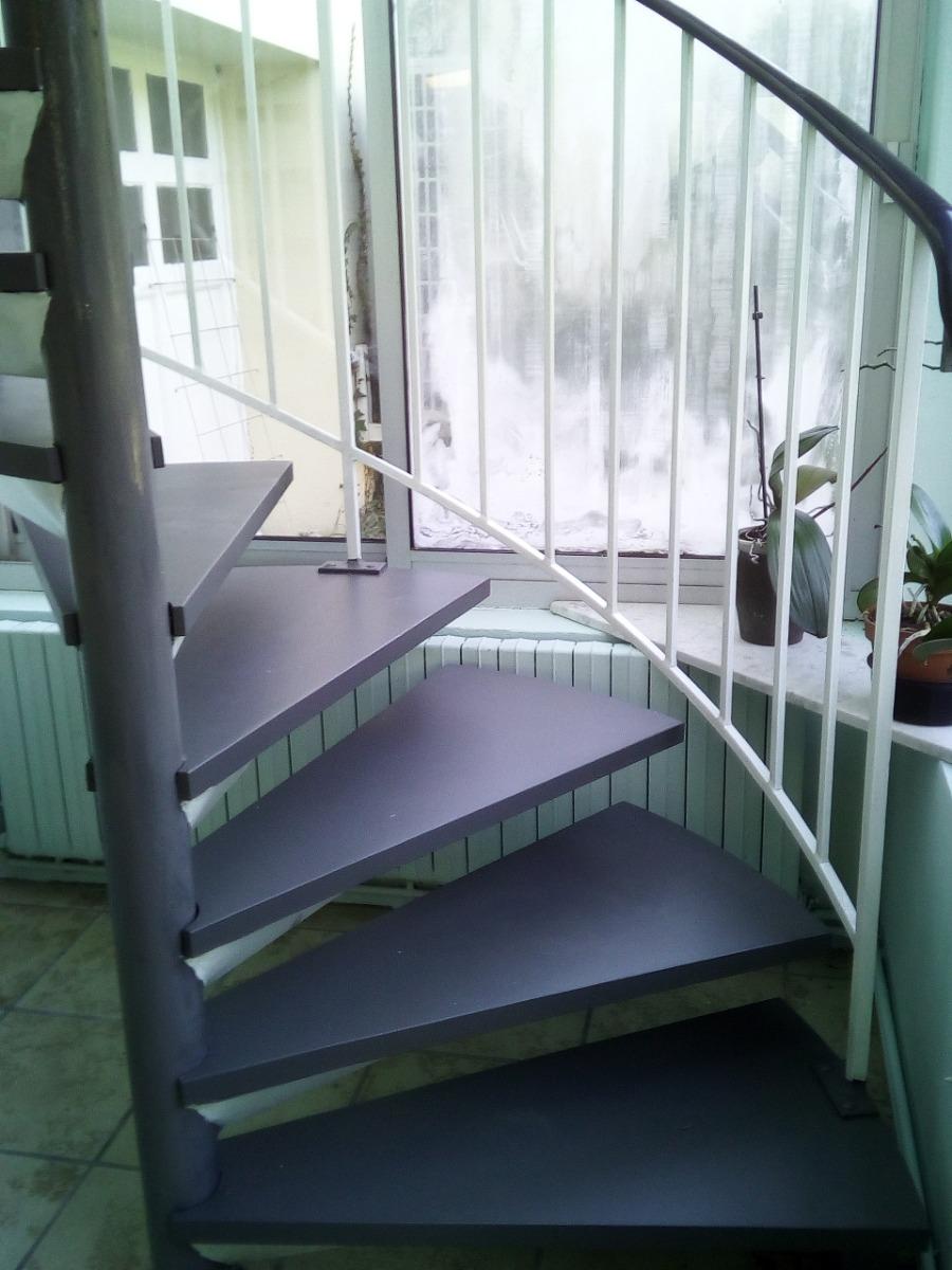 Peinture parme sur escalier en colimaçon