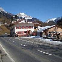 Restaurant und Wohnhaus Enge, Oberwil, HS