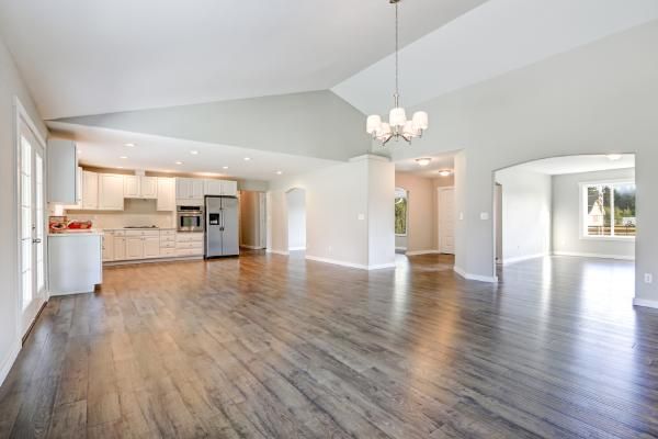 neue Bodenbelag in Wohnung