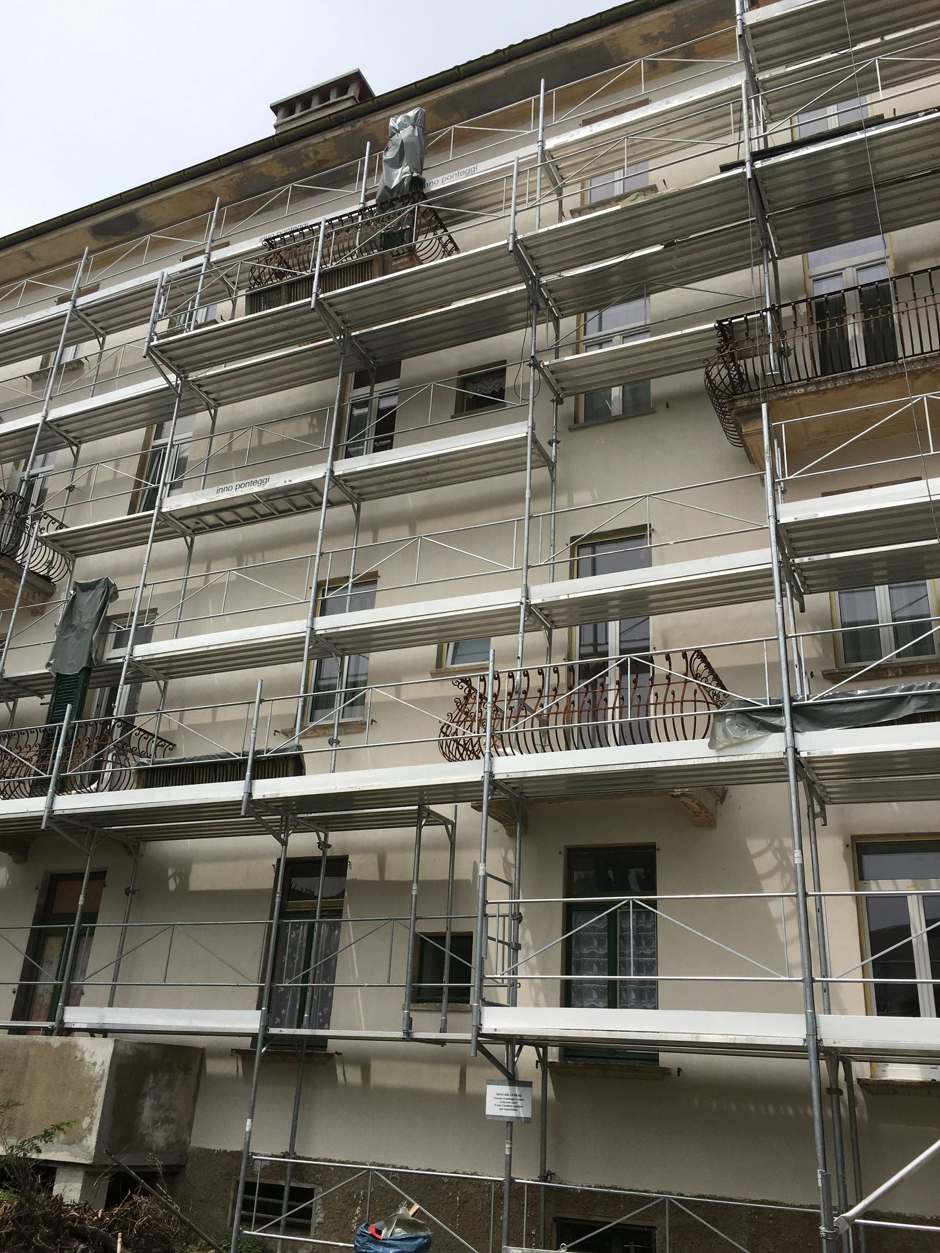 Impalcatura su facciata