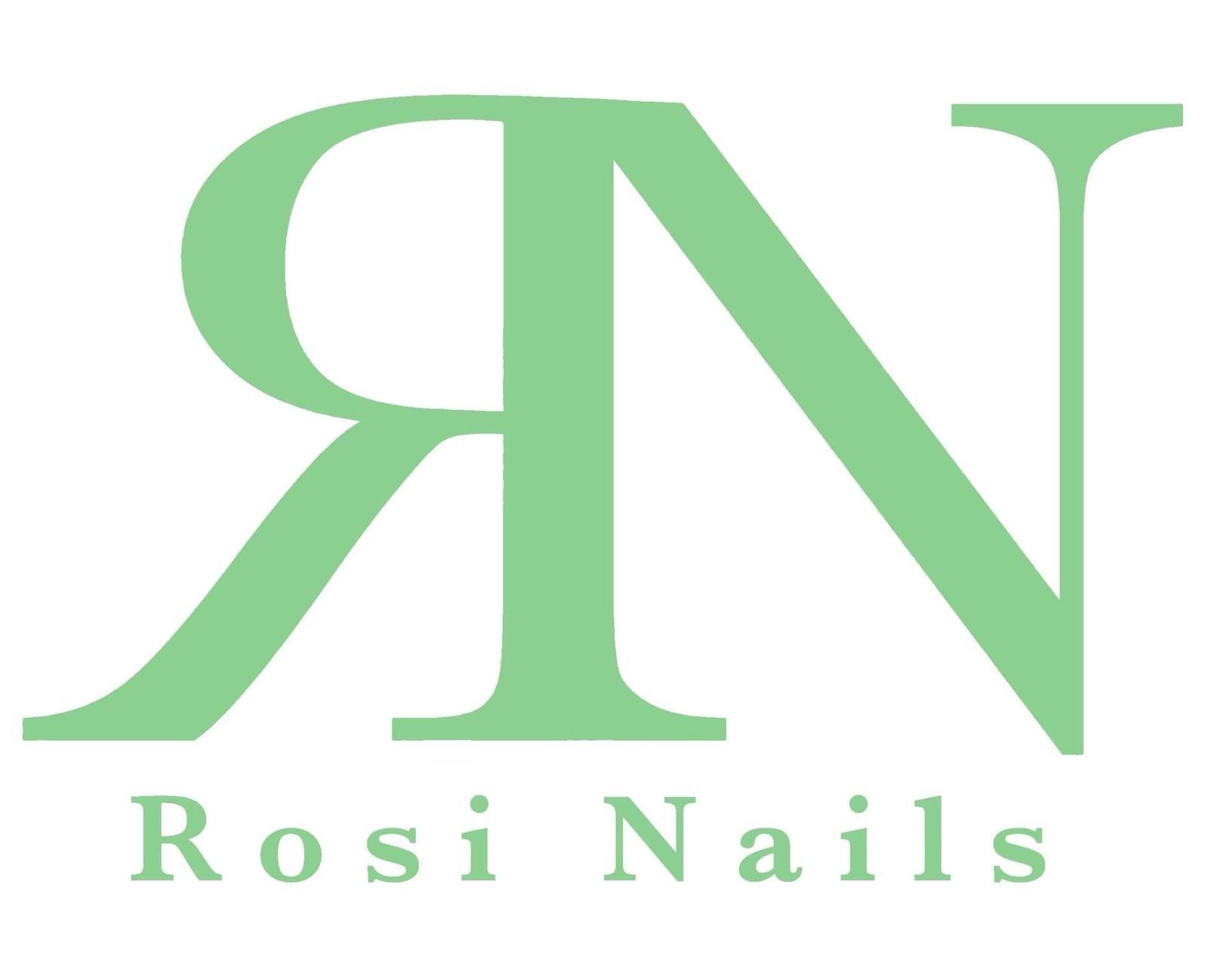 Un logotipo verde para Rosi Nails sobre un fondo blanco.