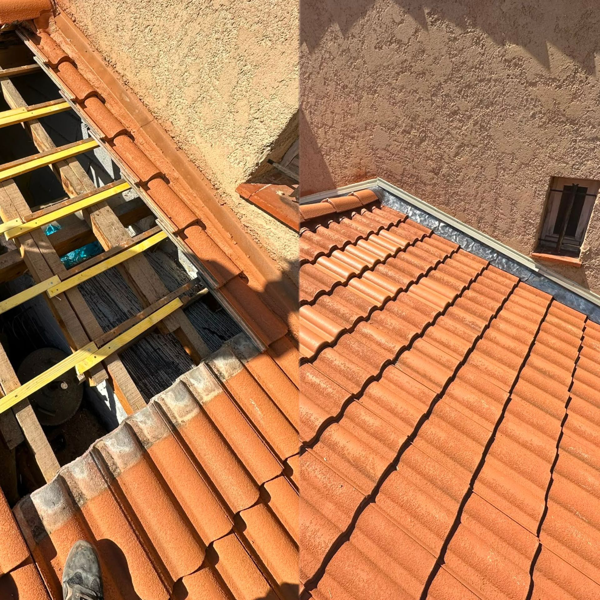 Toiture en tuiles de terre cuite, avec une partie en réparation laissant apparaître la charpente en bois et un angle de mur.