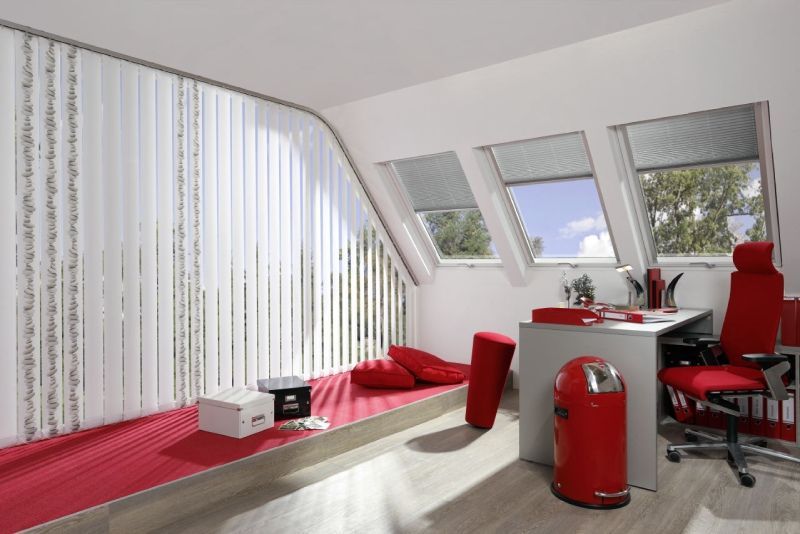 Lamellenvorhänge im Arbeitszimmer