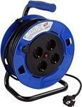 Un carrete de cable azul con cuatro salidas y un asa.