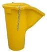 Un cubo amarillo con una cadena atada a él.