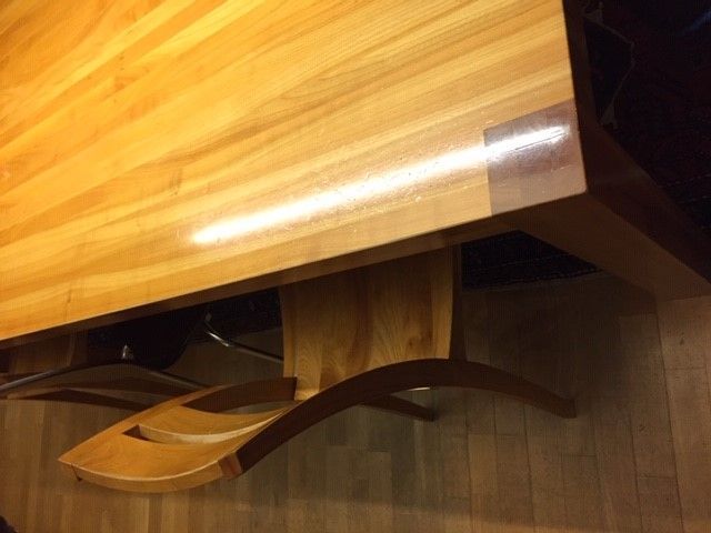 Holz Tisch und Stuhl - Eberhard Innenausbau in Büren an der Aare