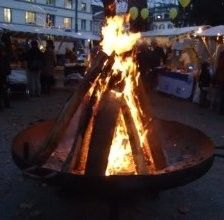 2-ARTIG AM WEIHNACHTSMARKT