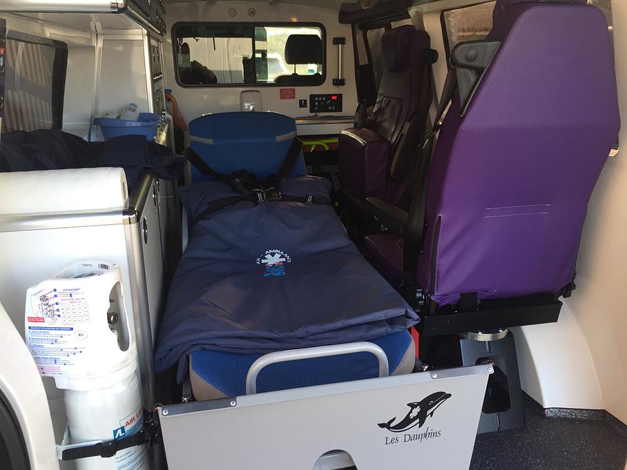 Intérieur ambulance transport allongé