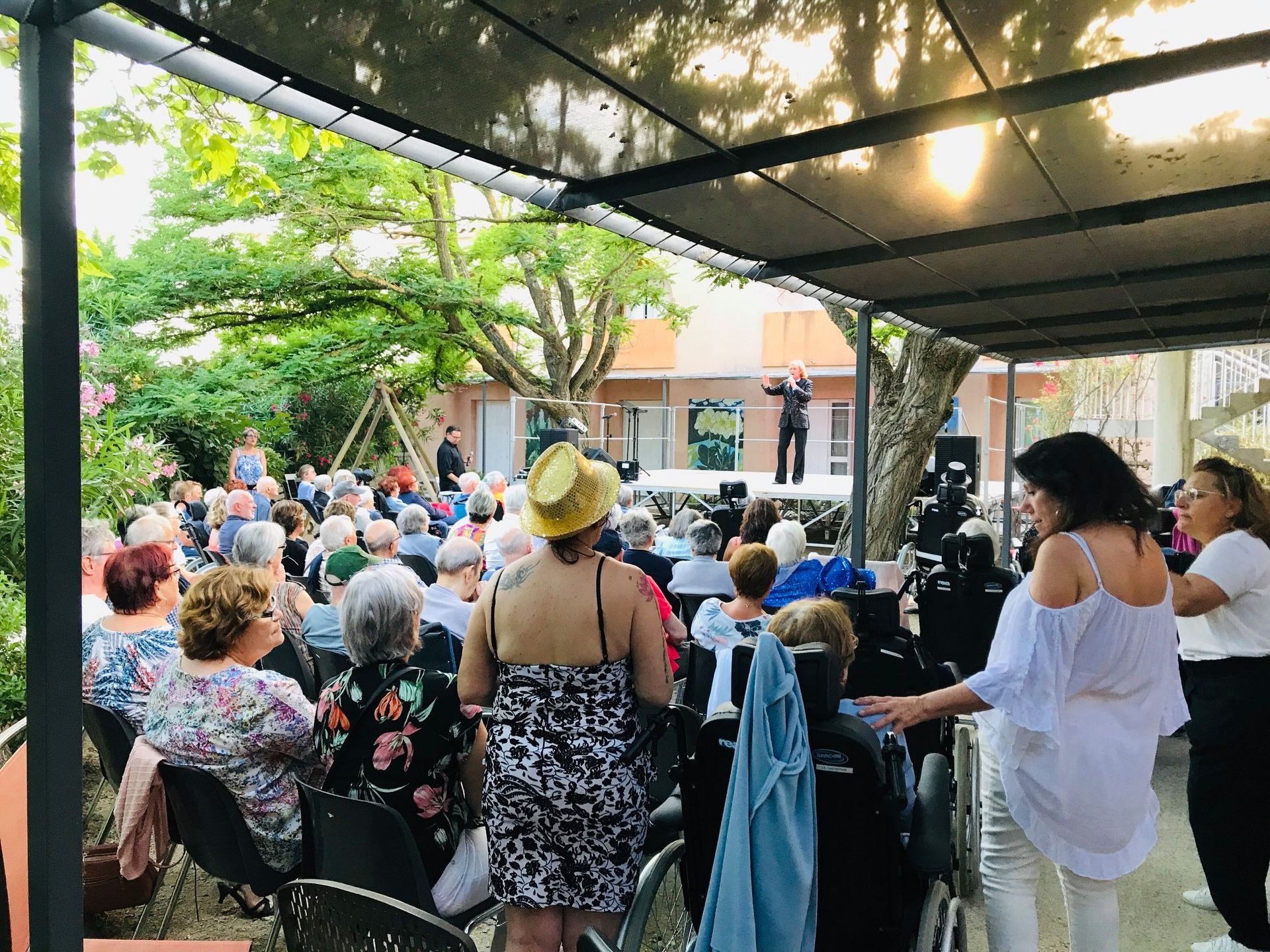 Spectacle organisé par l'équipe de la résidence