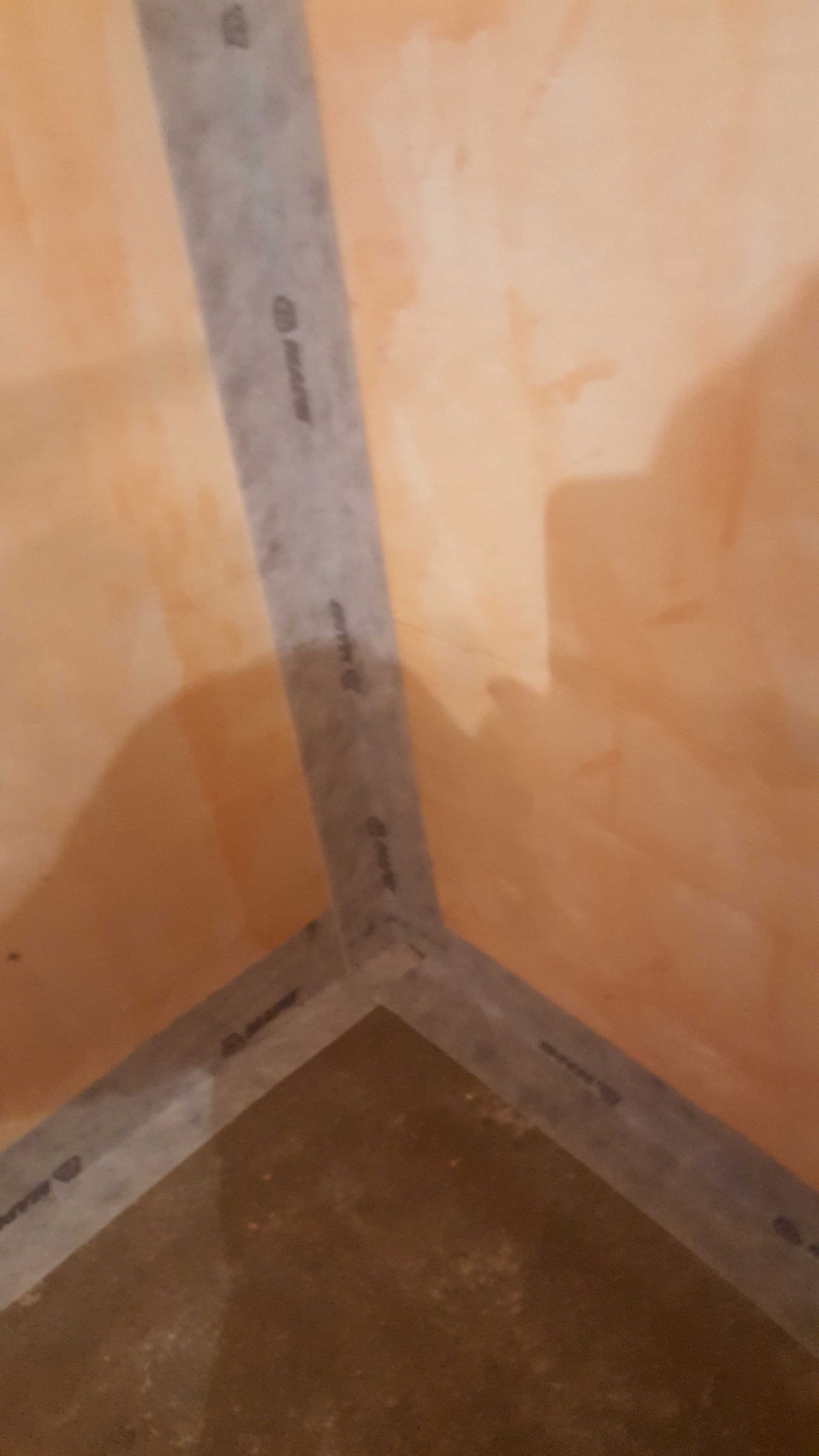 R.V. Rénovation - carrelage - parquet - maçonnerie - peinture et nettoyage