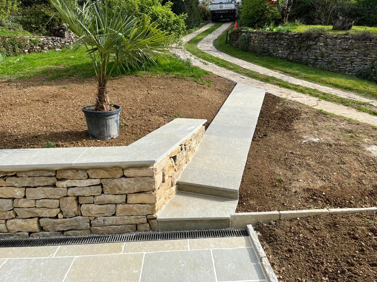  Mur en pierre sèche pour un rendu naturel et harmonieux