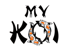 „MY“ über stilisierten schwarzen Koi-Fischen, die einen Kreis bilden, mit orangefarbenen und weißen Markierungen.