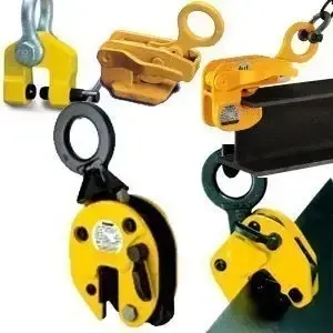 Es gibt viele verschiedene Arten von Klammern auf weißem Hintergrund.