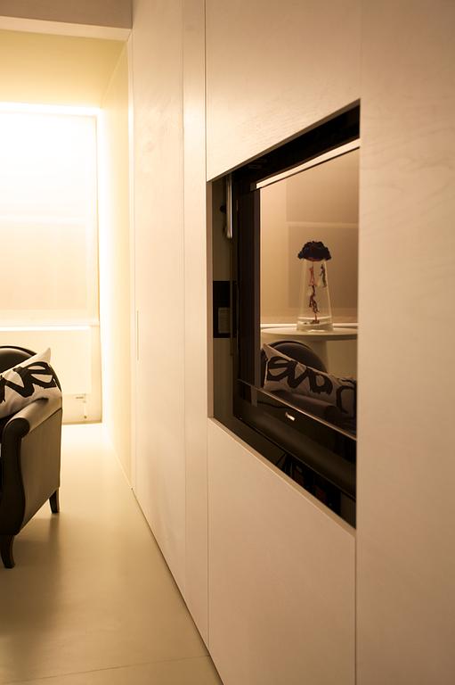 Tv rangée dans une armoire