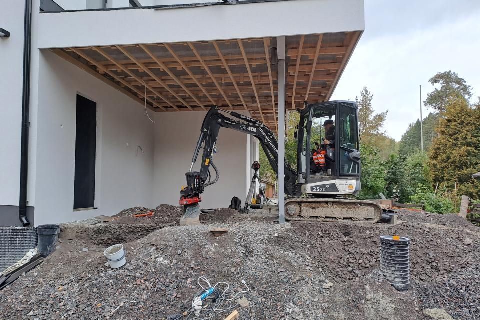 Maanrakennus Pekka Mäkinen