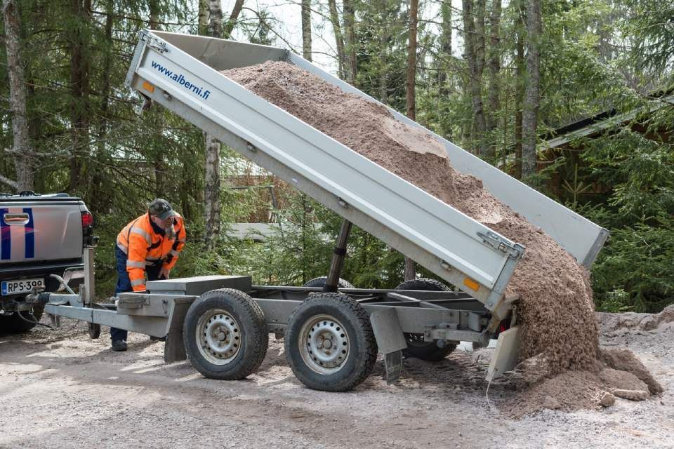 Maanrakennus Pekka Mäkinen