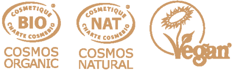 Logos des certifications Cosmos Organic, Cosmos Natural et vegan en beige sur fond blanc