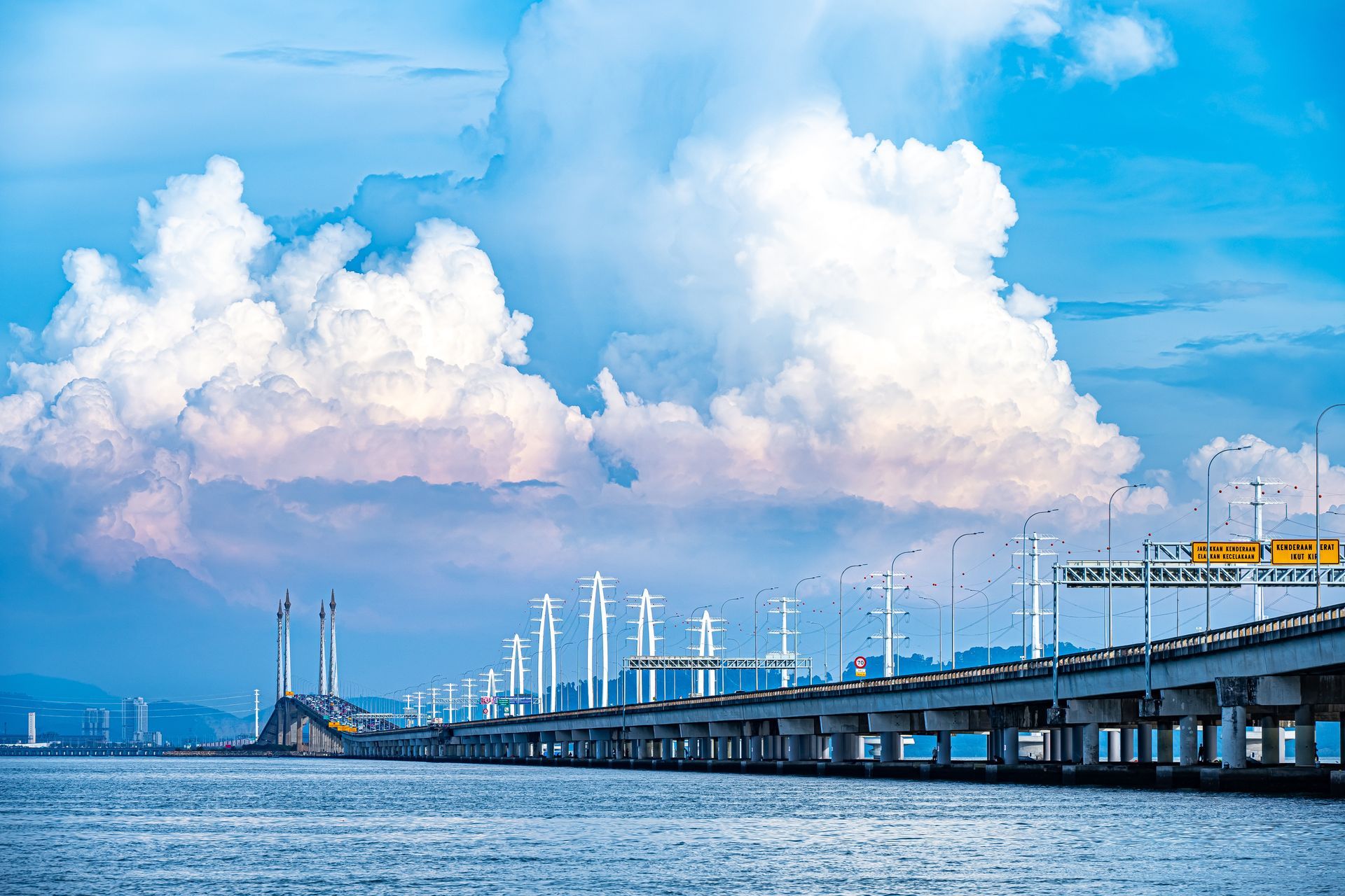 Pont de Penang vu de loin