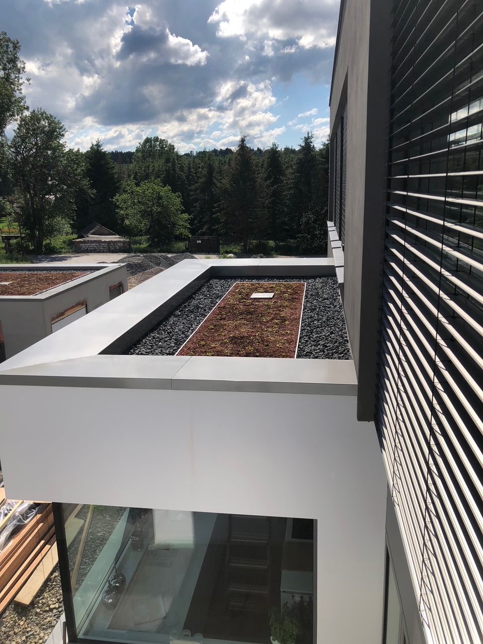 Flachdach mit modernen Rahmen