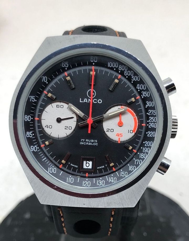Une montre de la marque LANCO.