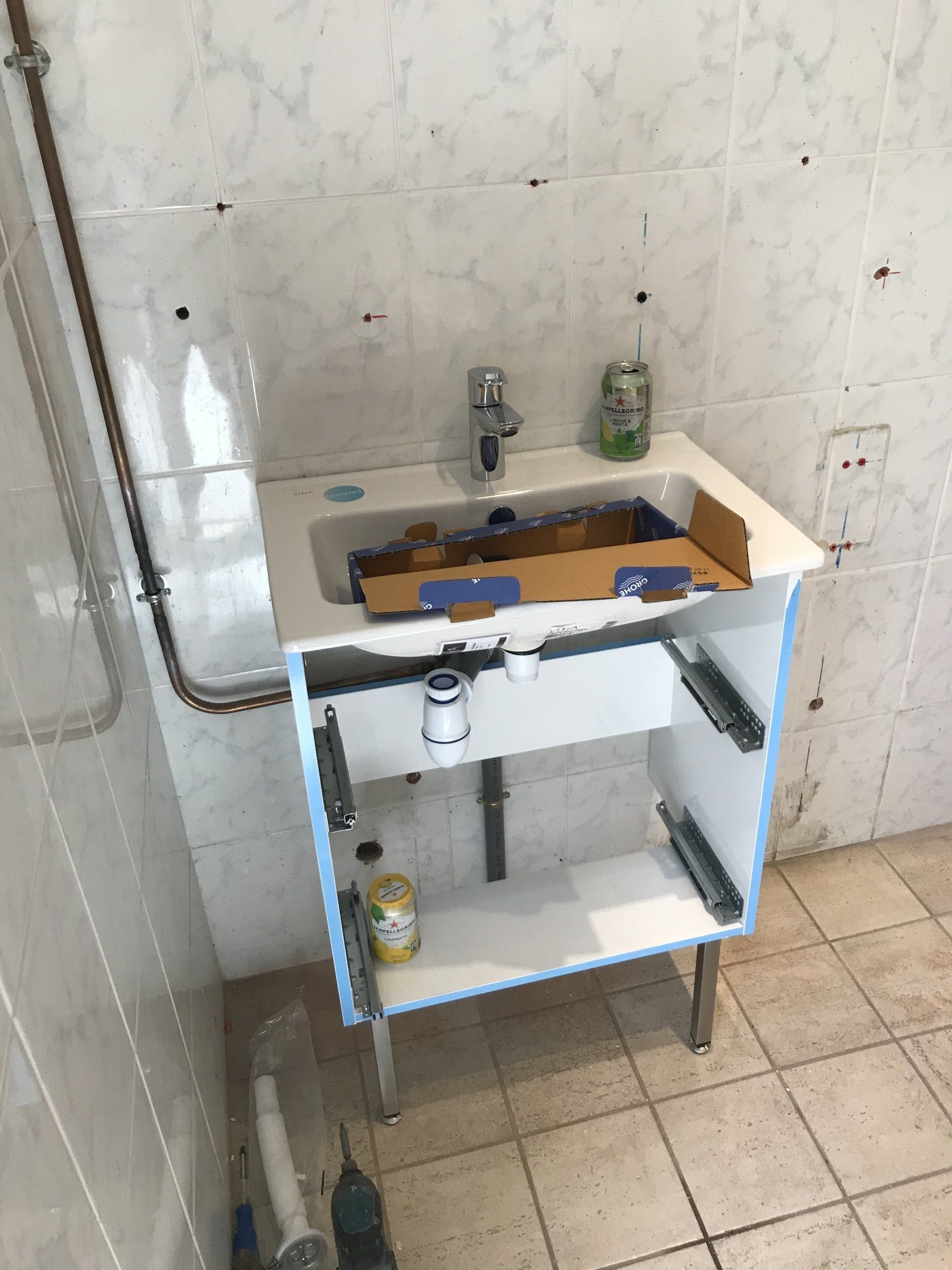 Pose de meuble de salle de bains