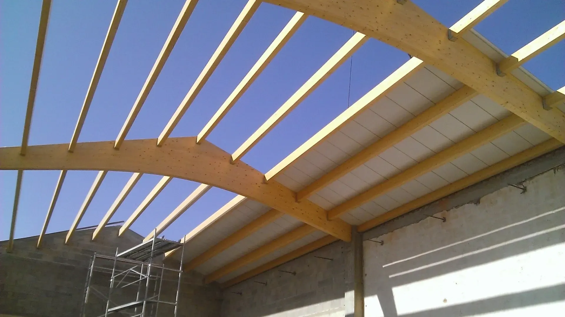 Pose de charpente industrielle