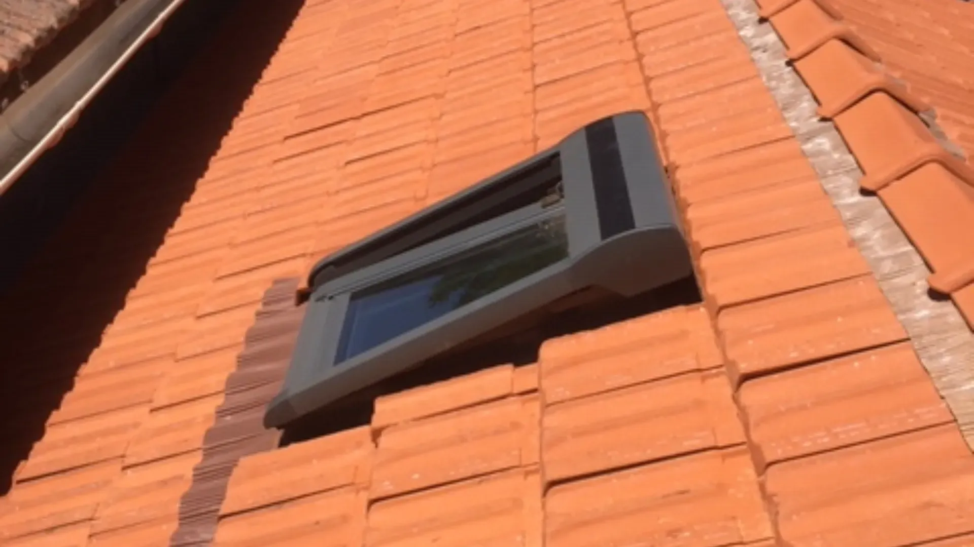 Fenêtre de toit avec store intégré