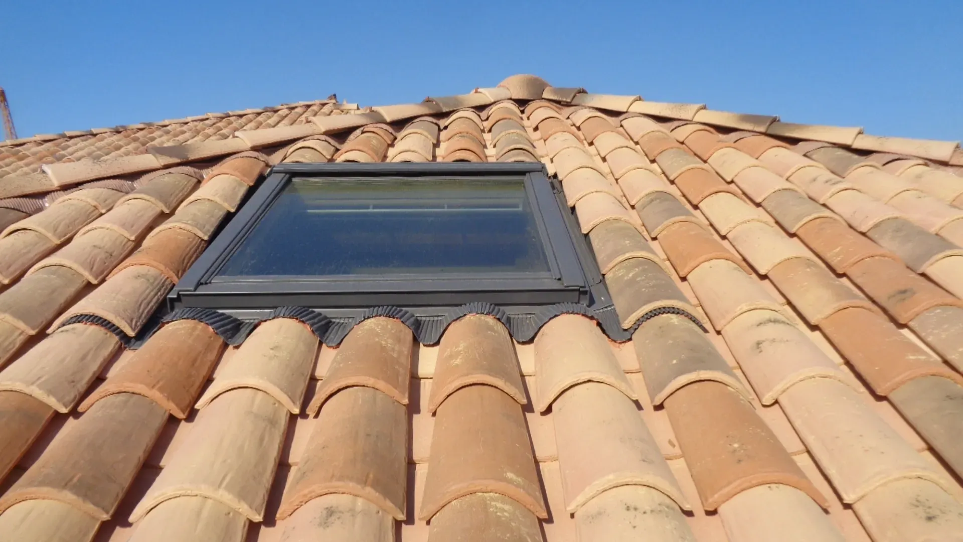 Fenêtre de toit noire